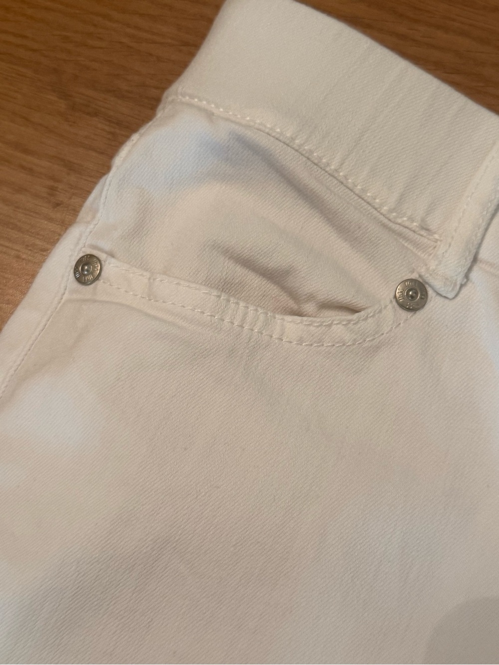 J. Jill. High-Rise Straight-Leg Cropped Jeans. White. Size 10. - Picture 4 of 9